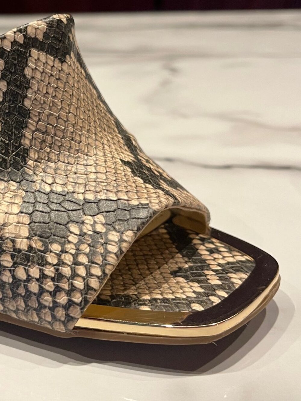 DKNY Fama Snakeskin Slide Sandals/Mules Size 7 - Picture 8 of 16